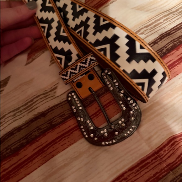 Brand new women’s size xl belt - Picture 2 of 3